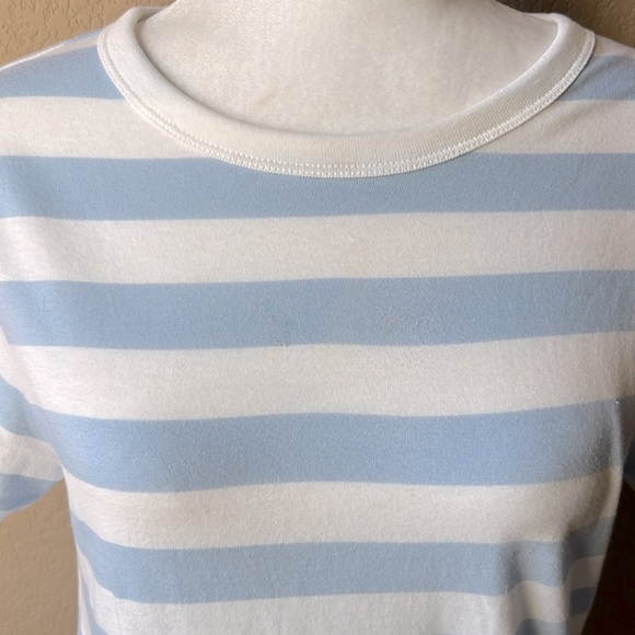 NWOT Old Navy Every Wear blue and white striped short sleeve t-shirt, size small - Picture 3 of 6